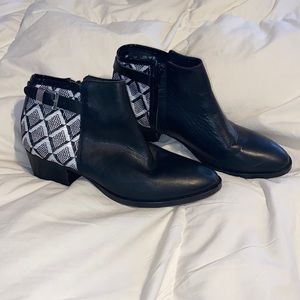 Cosmoparis Black and white zippered ankle boots size 40